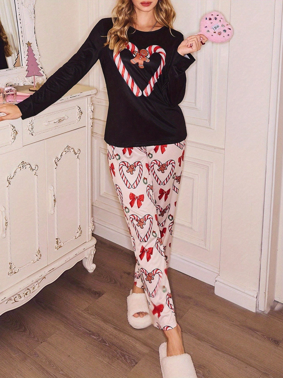 Sheila | Festive Pajamas with Crew Neck and Tree Candy Print
